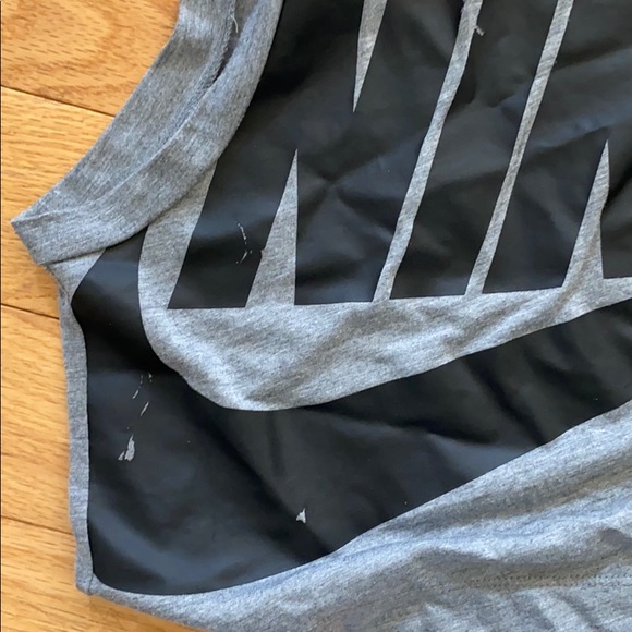 Nike crop 💪2/20%sold - Picture 2 of 5